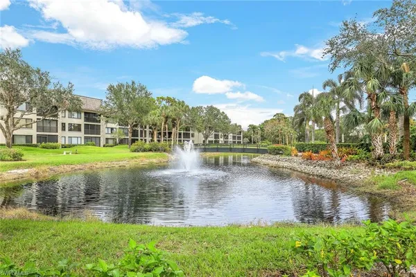 $4,000 | 5954 Pelican Bay Boulevard, Unit 222, Naples, FL 34108