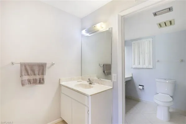 $4,000 | 5954 Pelican Bay Boulevard, Unit 222, Naples, FL 34108
