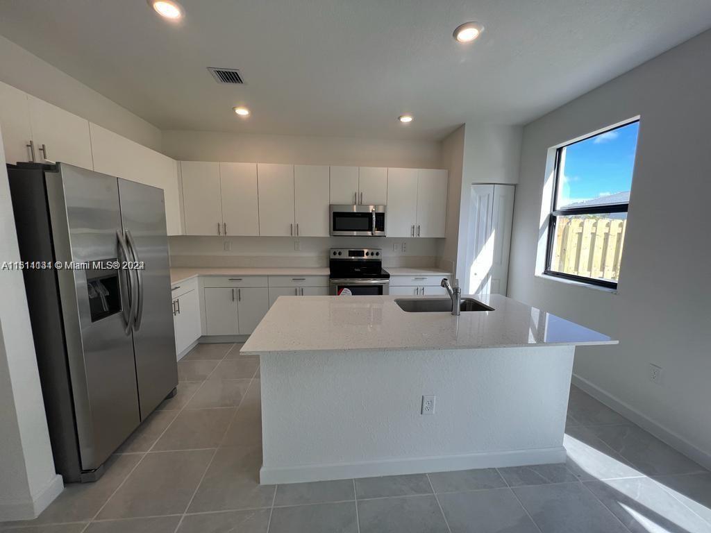 28511 Southwest 134th Court, Unit 28511 Homestead, FL 33033 - Photo 6 of 27