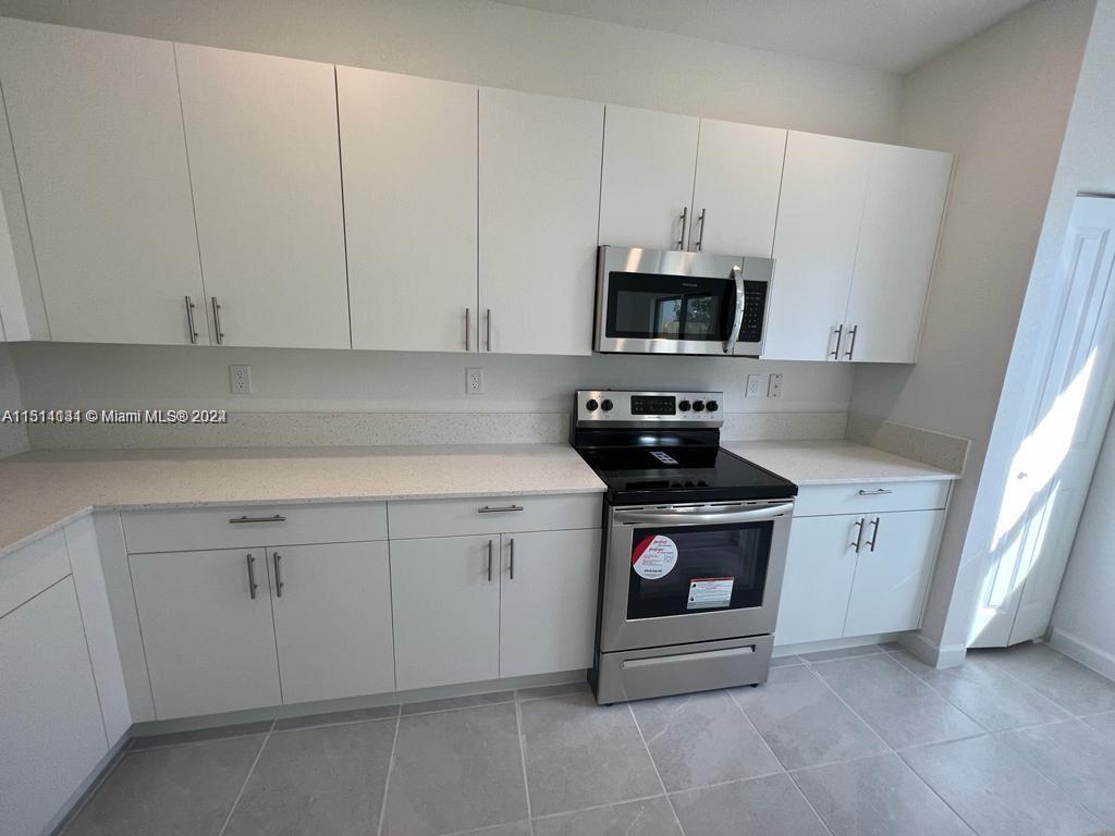 28511 Southwest 134th Court, Unit 28511 Homestead, FL 33033 - Photo 8 of 27