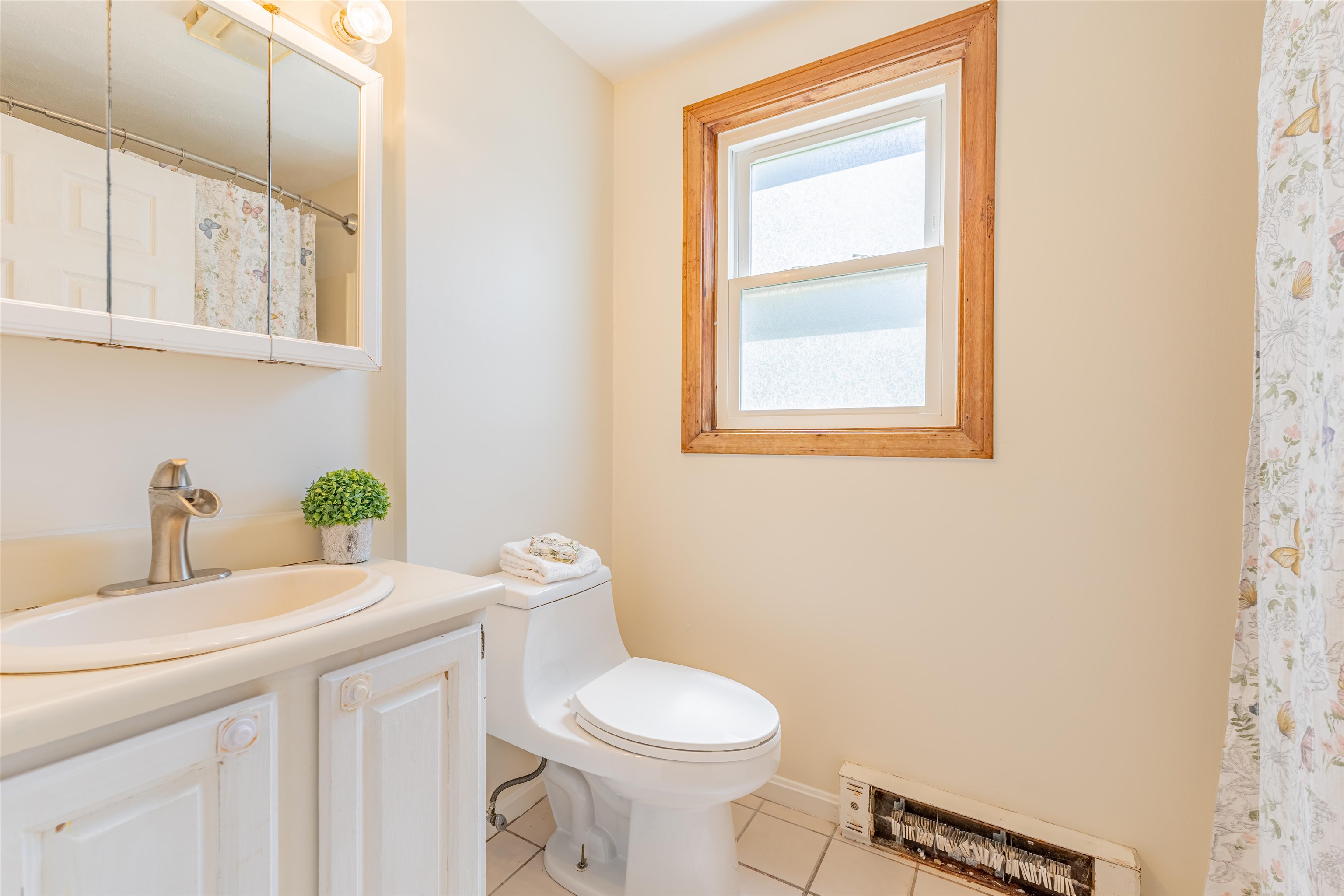 111 Stonegate Lane Derry, NH 03038 - Photo 18 of 25