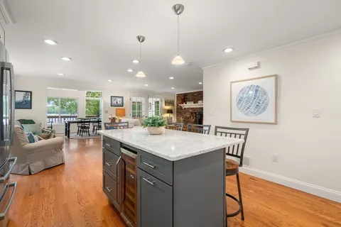 $1,150,000 | 84 South Shore Drive, Sturbridge, MA 01566