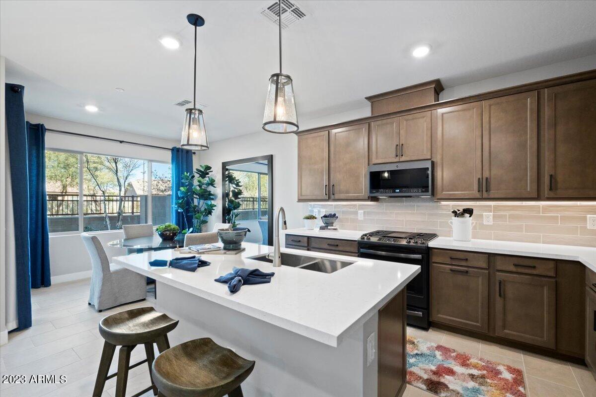 4546 South Riata Street, Unit 102 Gilbert, AZ 85297 - Photo 6 of 22 06-Kitchen