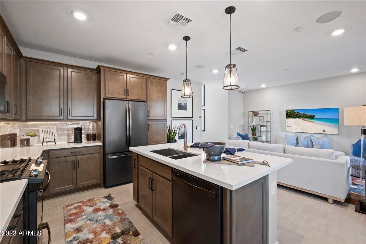 4546 South Riata Street, Unit 102 Gilbert, AZ 85297 - Photo 9 of 22 09-Kitchen