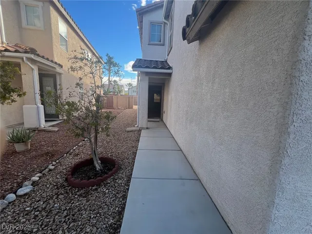 $1,895 | 7420 Easingwold Drive, Las Vegas, NV 89113