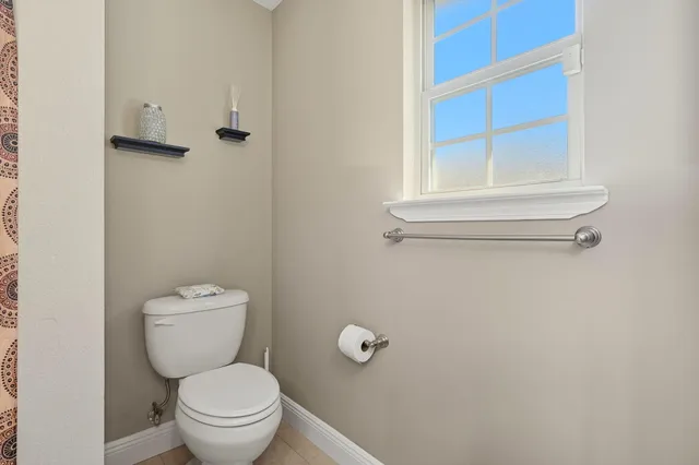 a bathroom with a toilet