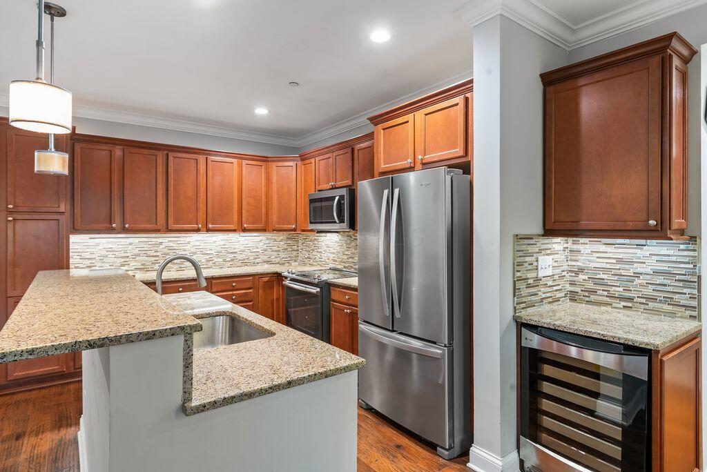 3175 Tremont Road, Unit 409 Columbus, OH 43221 - Photo 17 of 42 DSC06924