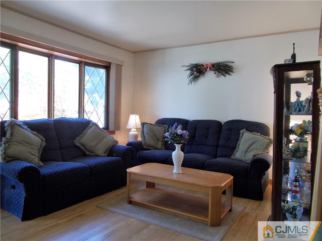17 Preston Road East Brunswick, NJ 08816 - Photo 2 of 25 Gallery Image 2