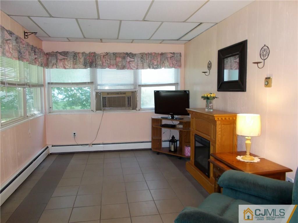17 Preston Road East Brunswick, NJ 08816 - Photo 7 of 25 Gallery Image 7