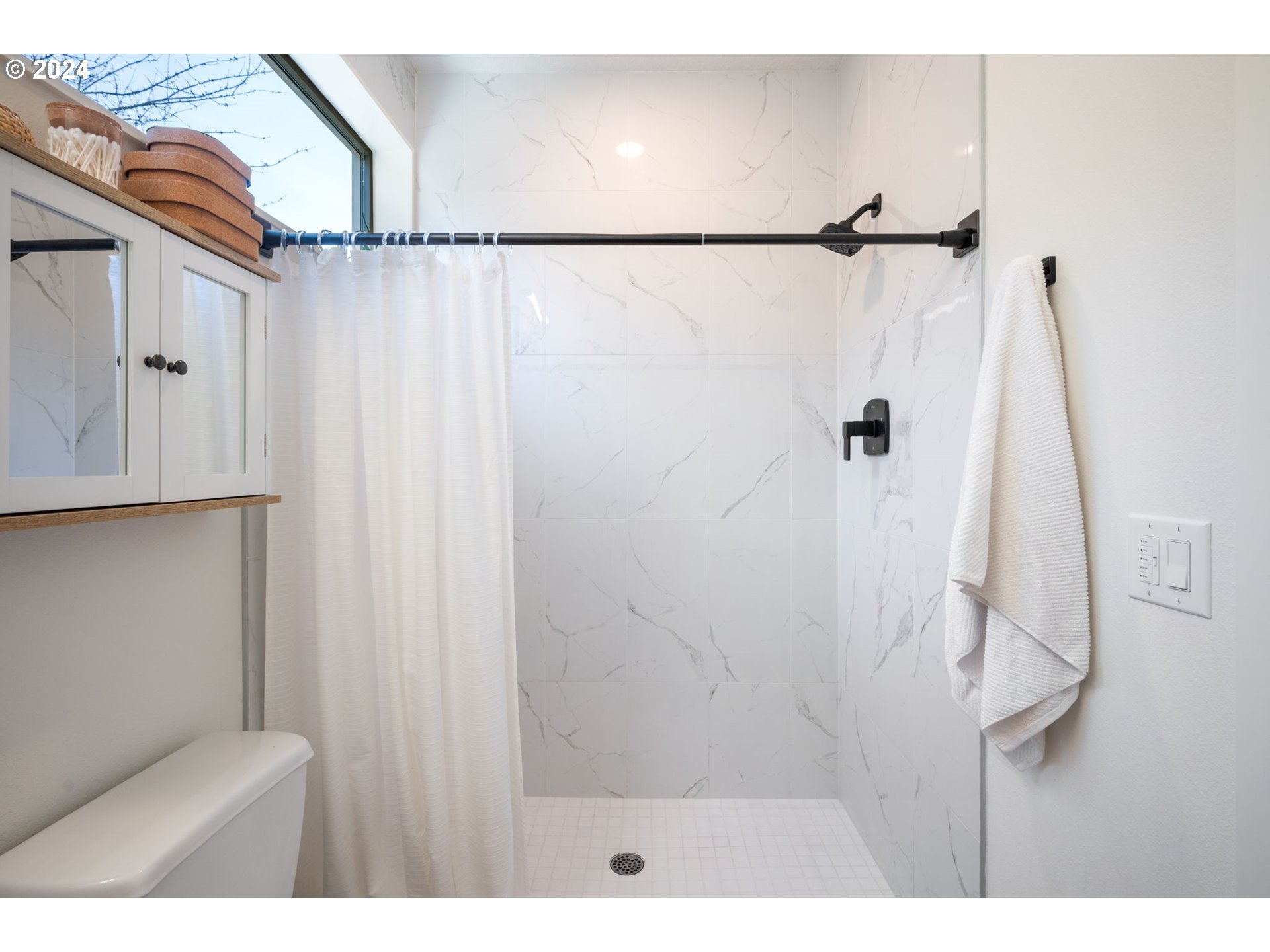 1616 Northeast 45th Avenue, Unit 1 Portland, OR 97213 - Photo 20 of 30 a bathroom with a shower