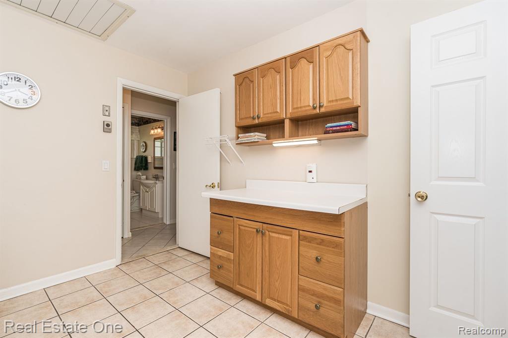 129 Texas Avenue Rochester Hills, MI 48309 - Photo 36 of 50