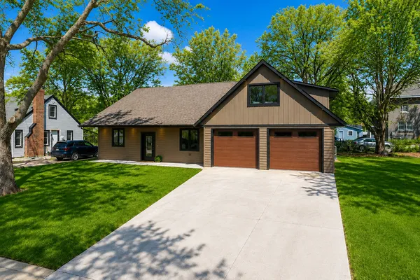$539,000 | 527 Miller Avenue Southwest, Hutchinson, MN 55350