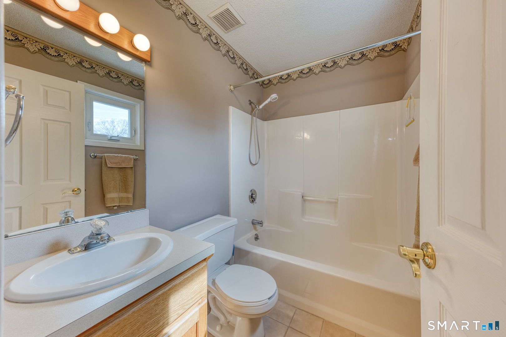 148 Kimberley Road Newington, CT 06111 - Photo 26 of 33