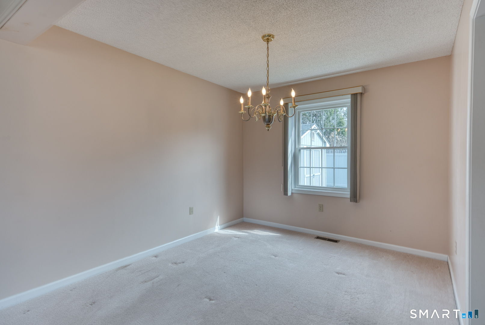 148 Kimberley Road Newington, CT 06111 - Photo 9 of 33