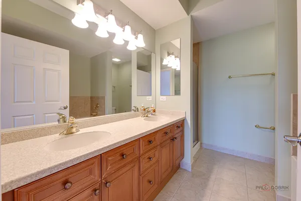$3,200 | 799 Graceland Avenue, Unit 402A, Des Plaines, IL 60016