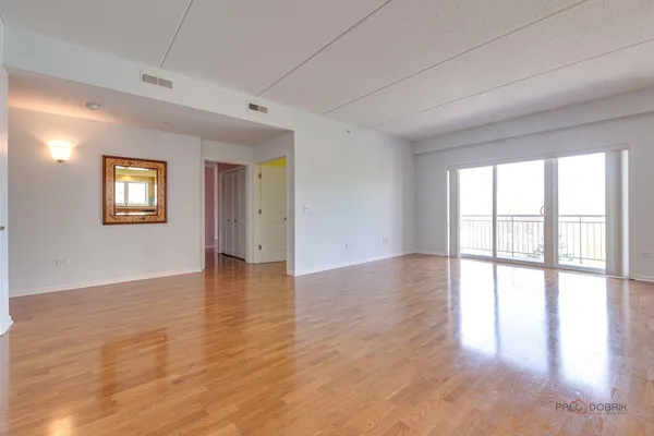 $3,200 | 799 Graceland Avenue, Unit 402A, Des Plaines, IL 60016
