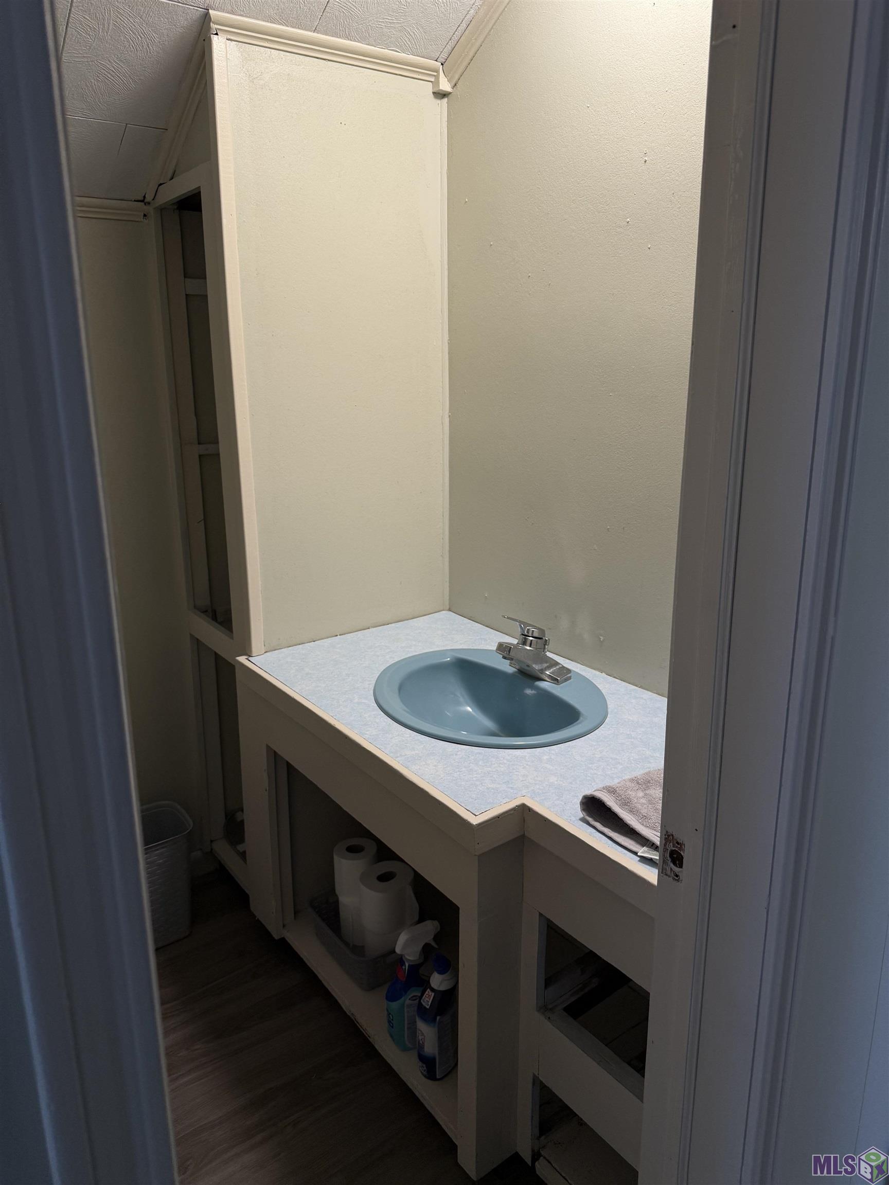 6861 West Main Street Houma, LA 70360 - Photo 14 of 16 View 2 bathroom second floor