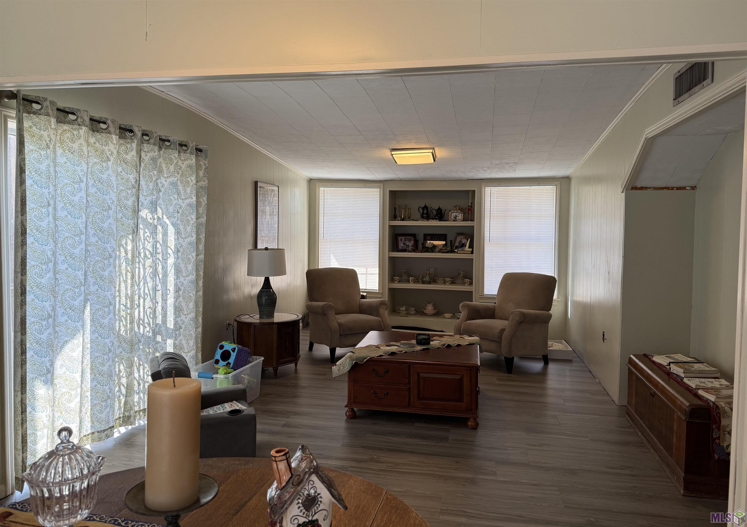 6861 West Main Street Houma, LA 70360 - Photo 10 of 16 View 2 second floor living area