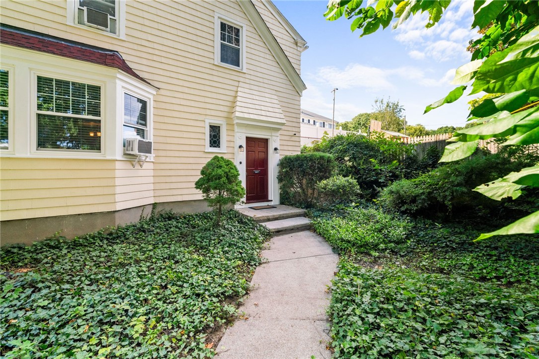 22 Raritan Avenue Providence, RI 02909 - Photo 3 of 50