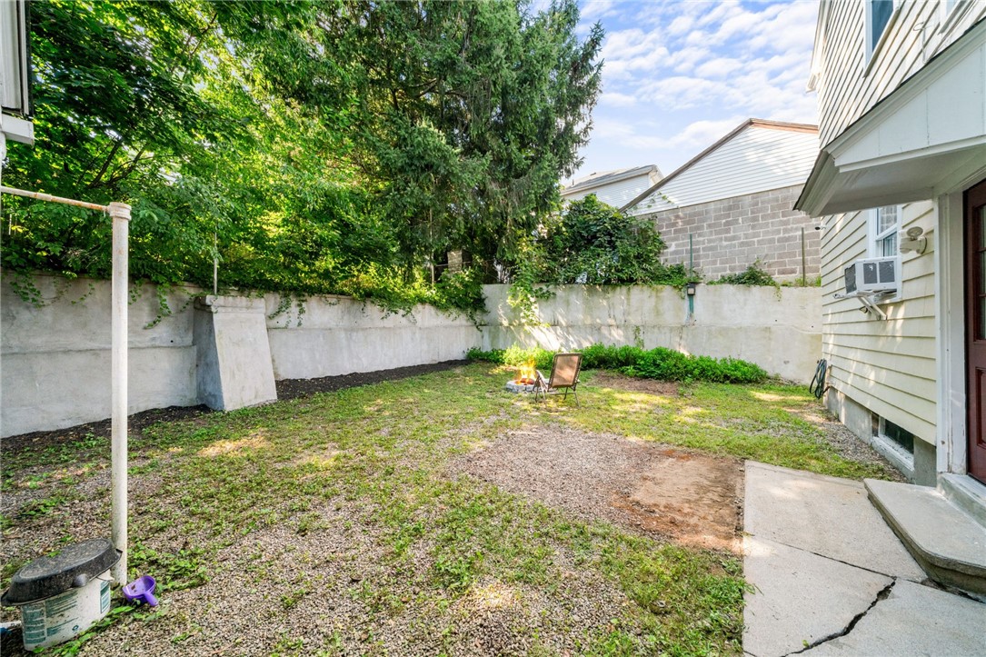 22 Raritan Avenue Providence, RI 02909 - Photo 5 of 50