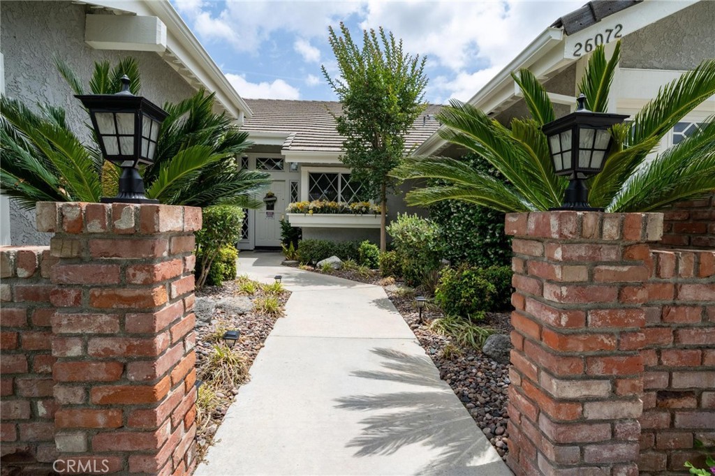 26072 Charing Cross Road Valencia, CA 91355 - Photo 46 of 105