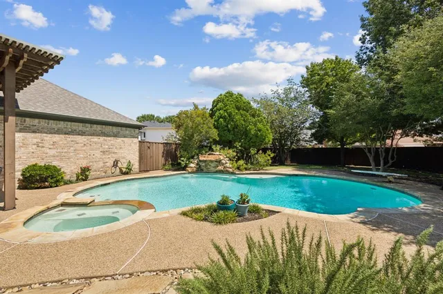 $699,990 | 823 Patricia Drive, Allen, TX 75002