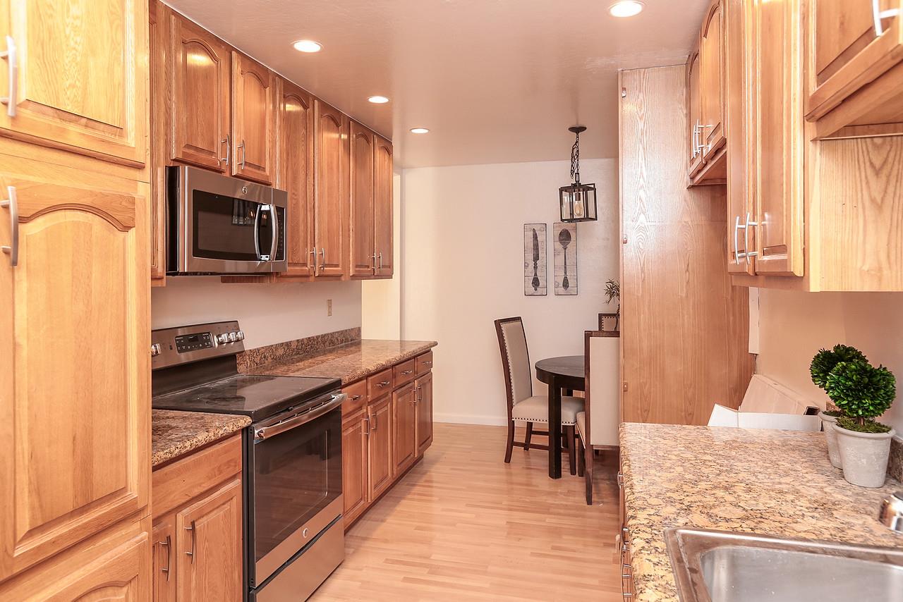 2040 West Middlefield Road, Unit 16 Mountain View, CA 94043 - Photo 8 of 22 Gallery Image 8