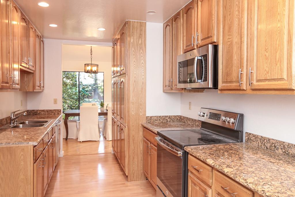 2040 West Middlefield Road, Unit 16 Mountain View, CA 94043 - Photo 9 of 22 Gallery Image 9