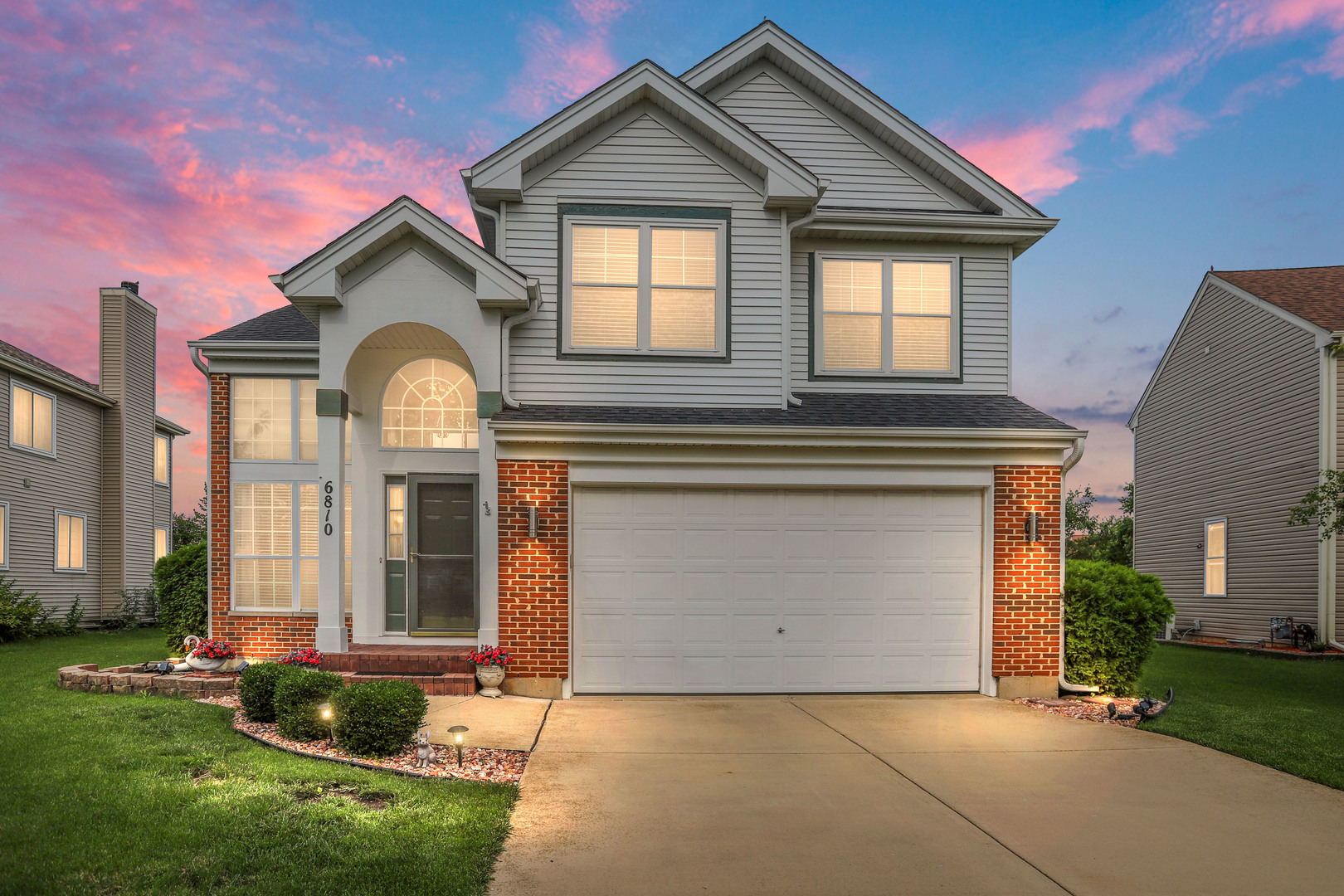 6810 Highgate Road Carpentersville, IL 60110 - Photo 1 of 35 Gallery Image 1