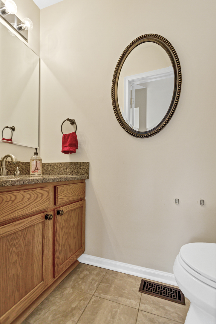 6810 Highgate Road Carpentersville, IL 60110 - Photo 14 of 35 Gallery Image 14
