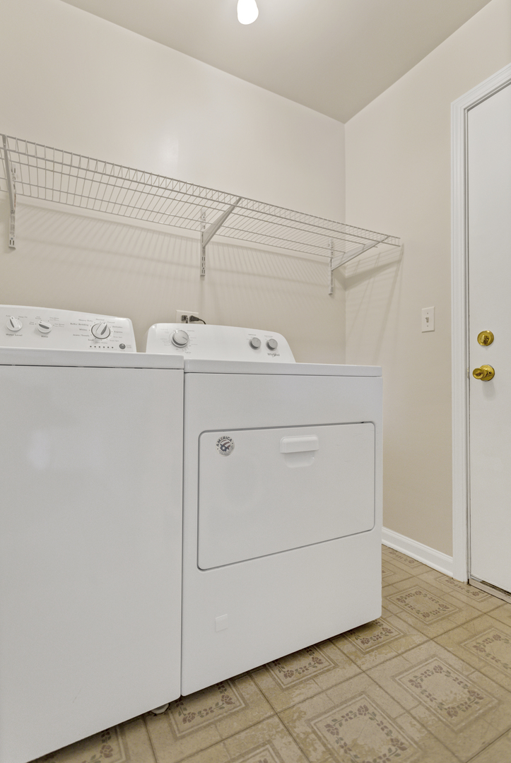 6810 Highgate Road Carpentersville, IL 60110 - Photo 15 of 35 Gallery Image 15