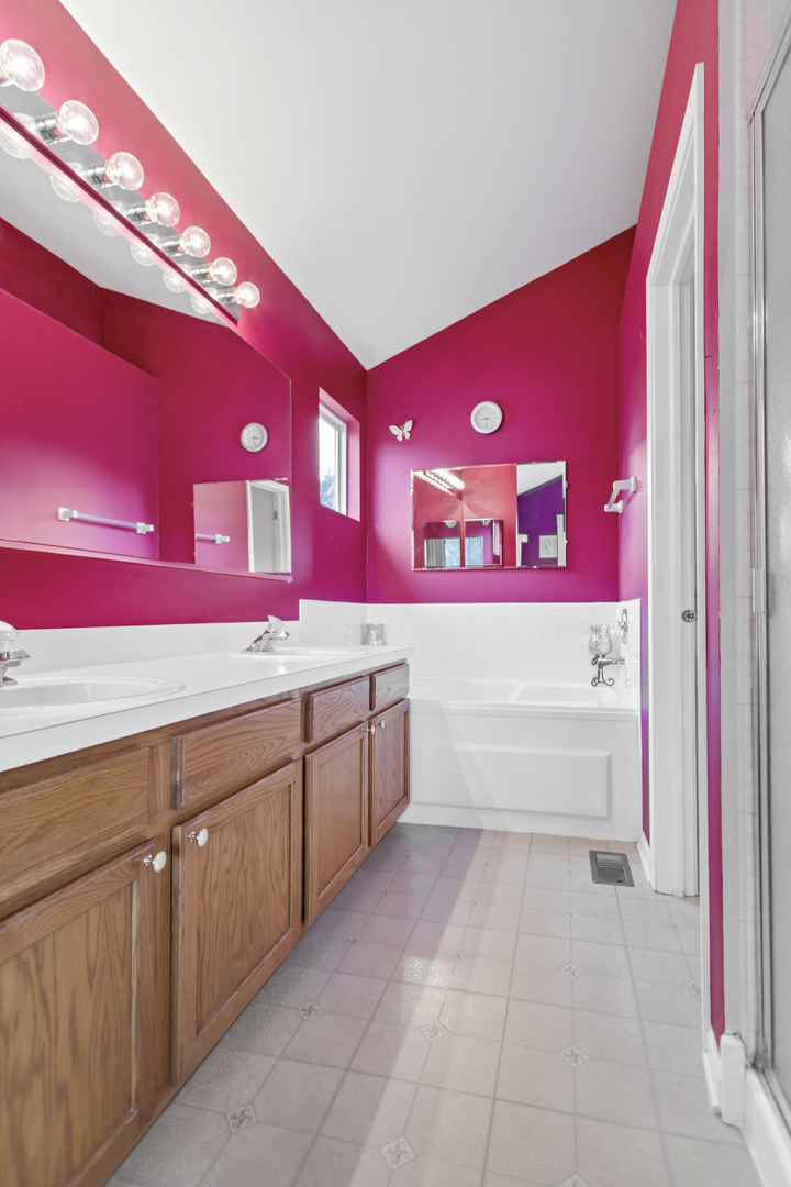 6810 Highgate Road Carpentersville, IL 60110 - Photo 22 of 35 Gallery Image 22