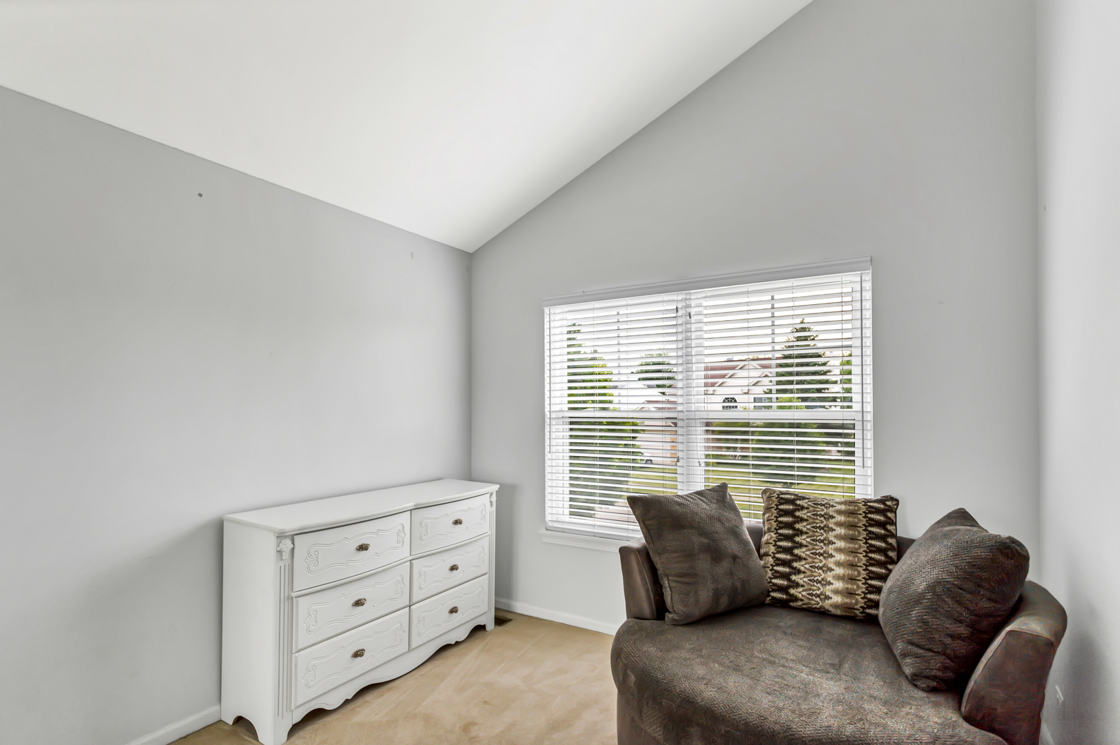 6810 Highgate Road Carpentersville, IL 60110 - Photo 27 of 35 Gallery Image 27