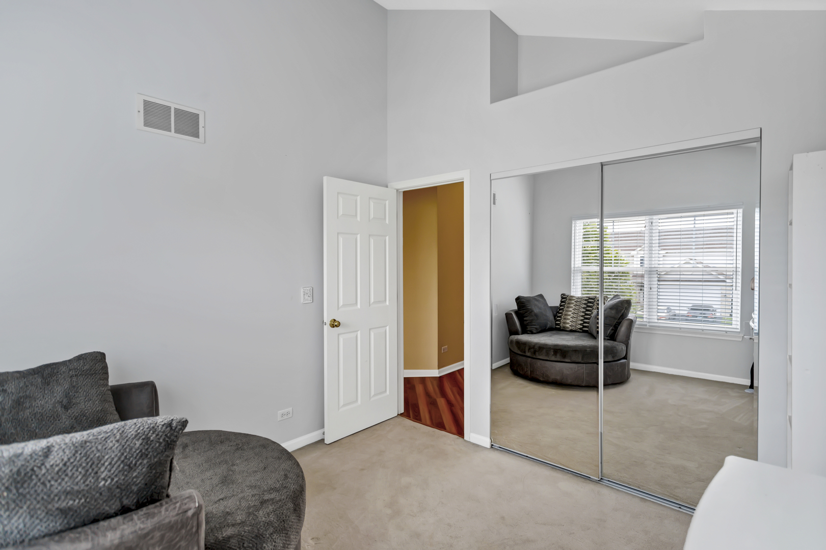 6810 Highgate Road Carpentersville, IL 60110 - Photo 28 of 35 Gallery Image 28