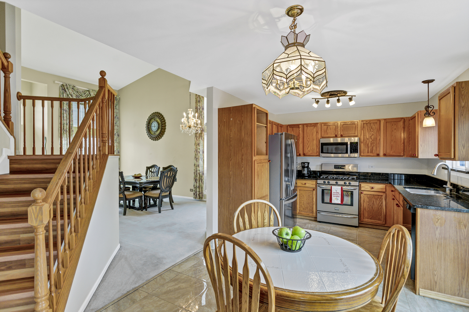 6810 Highgate Road Carpentersville, IL 60110 - Photo 6 of 35 Gallery Image 6