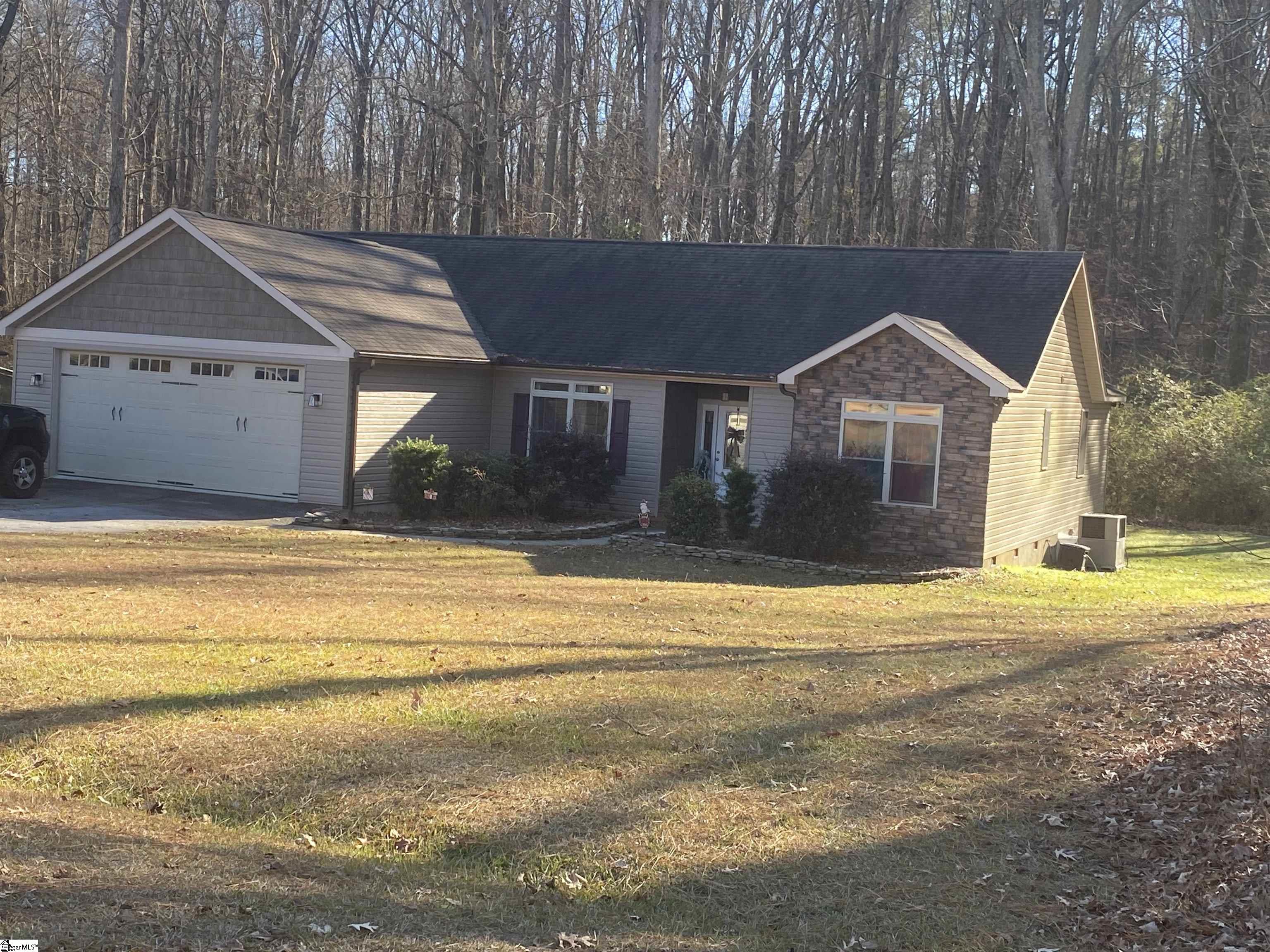 391 Edgewood Drive Clinton, SC 29325 - Photo 3 of 35 Gallery Image 3