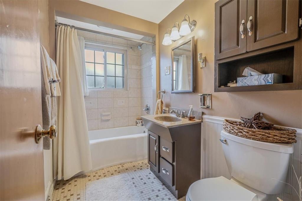 2509 Ridge Road Jefferson Hills, PA 15332 - Photo 23 of 50 1st Floor Bath