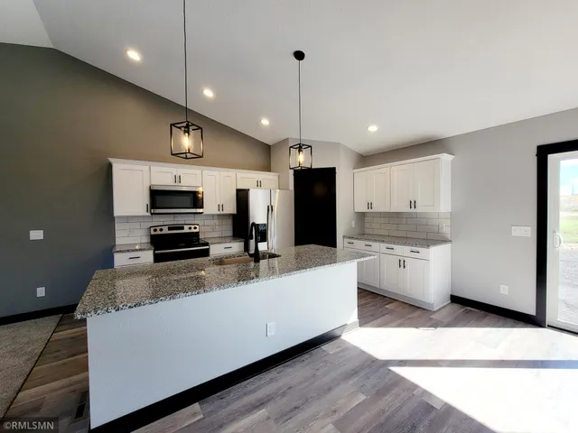 $399,900 | 320 Falcon Run, Eagle Lake, MN 56024