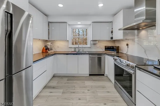 $555,000 | 25 Sunset Trail, Rockaway, NJ 07866