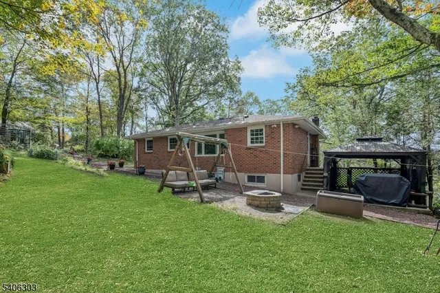 $555,000 | 25 Sunset Trail, Rockaway, NJ 07866