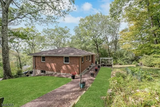 $555,000 | 25 Sunset Trail, Rockaway, NJ 07866