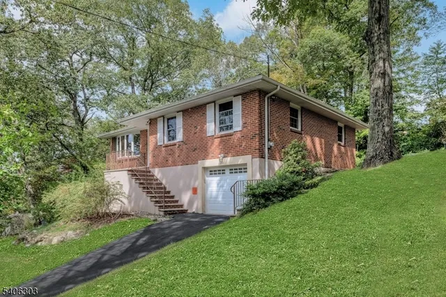 $555,000 | 25 Sunset Trail, Rockaway, NJ 07866