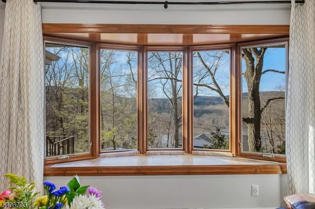 $555,000 | 25 Sunset Trail, Rockaway, NJ 07866