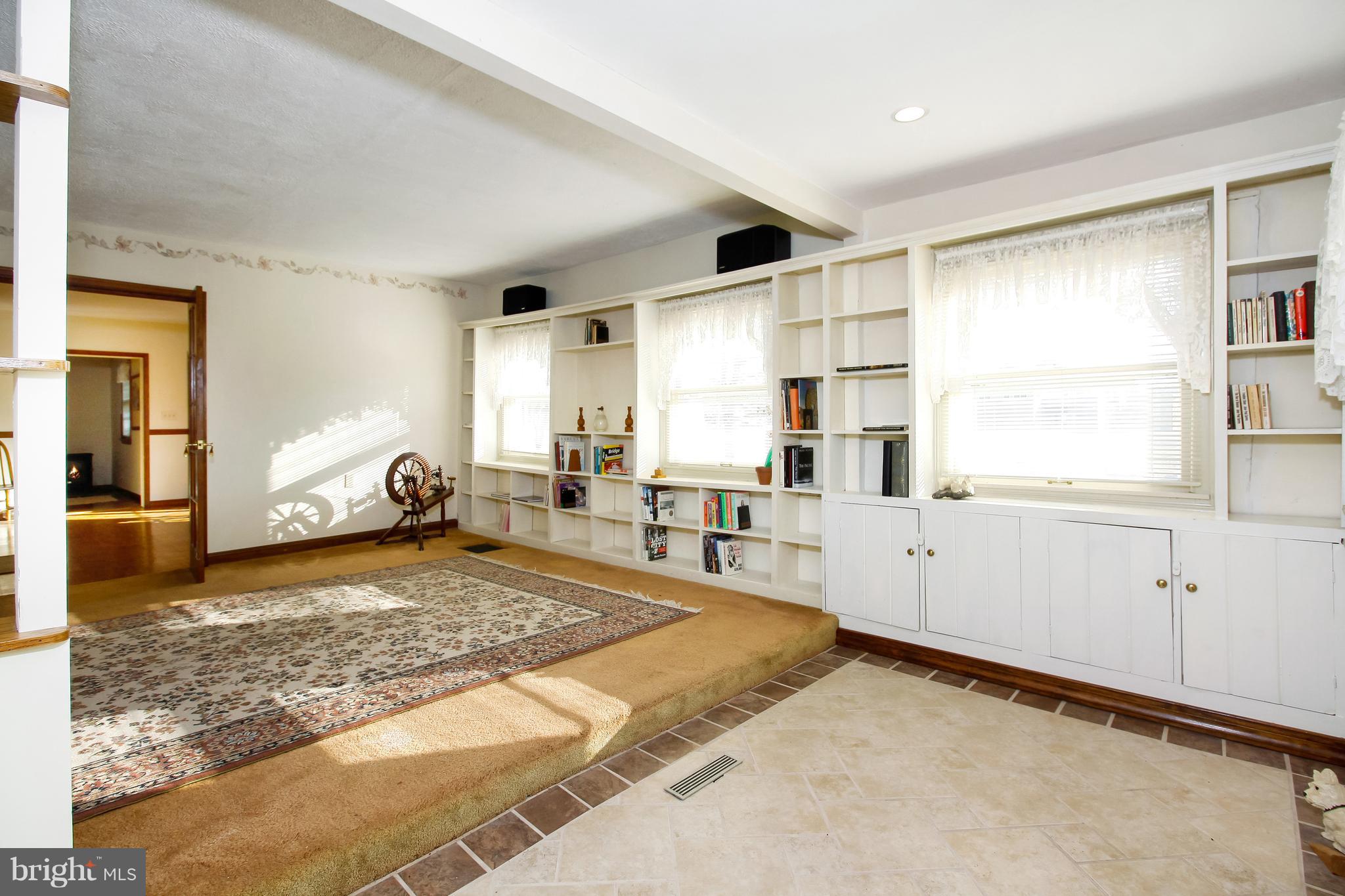 401 Georgetown Road Glassboro, NJ 08028 - Photo 12 of 64 Living Room Built-Ins