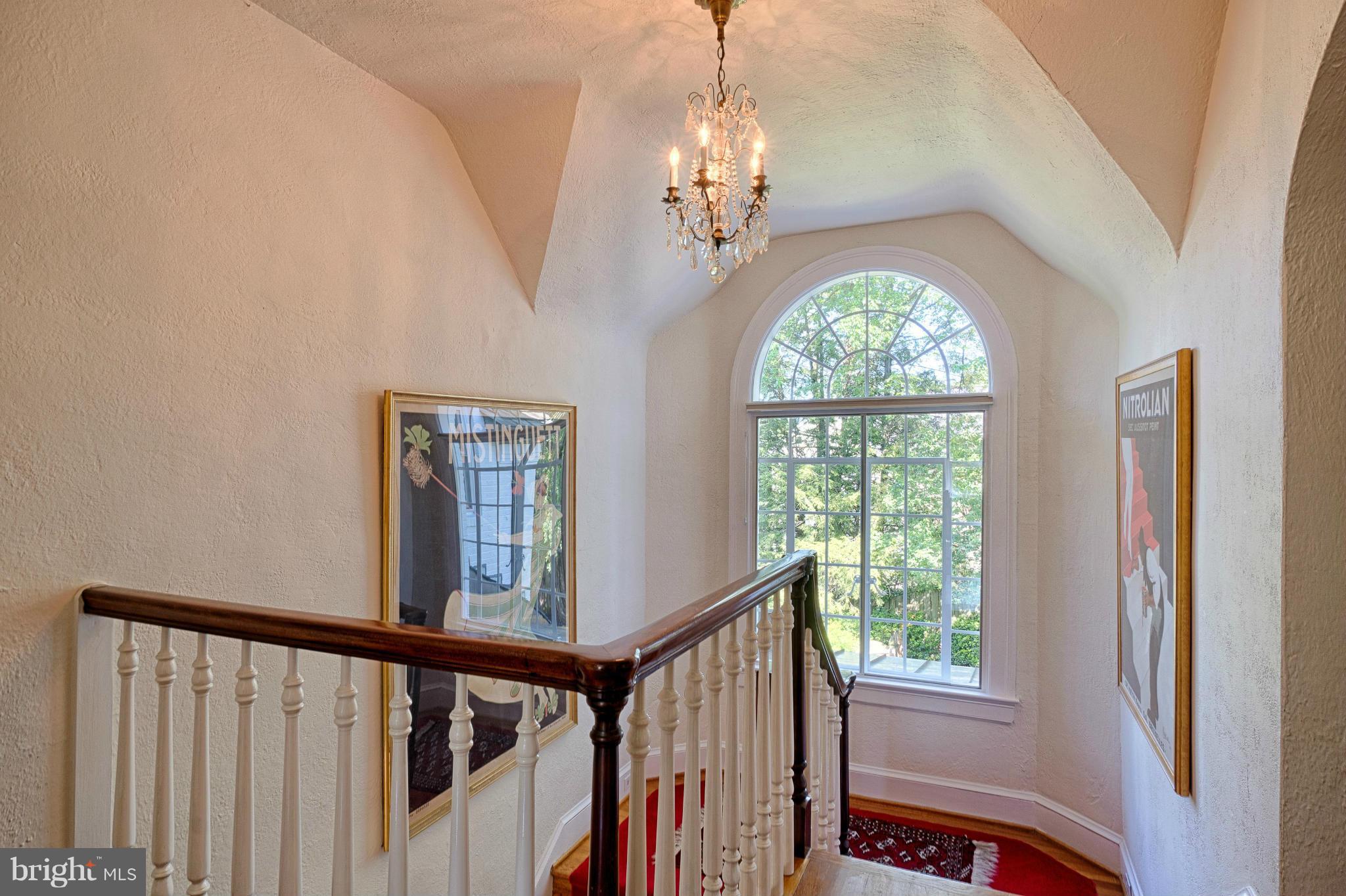 3615 North Glebe Road Arlington, VA 22207 - Photo 18 of 30 a view of a balcony with wooden floor and stairs