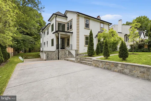 $1,299,000 | 10129 Dwight Avenue, Fairfax, VA 22032