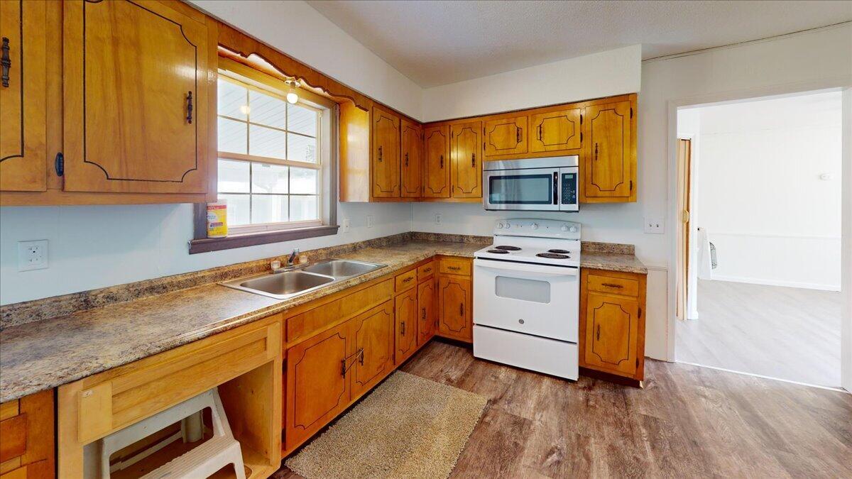 284 Rutland Avenue Dunlap, TN 37327 - Photo 12 of 43 14-284-Rutland-Ave-Kitchen 1