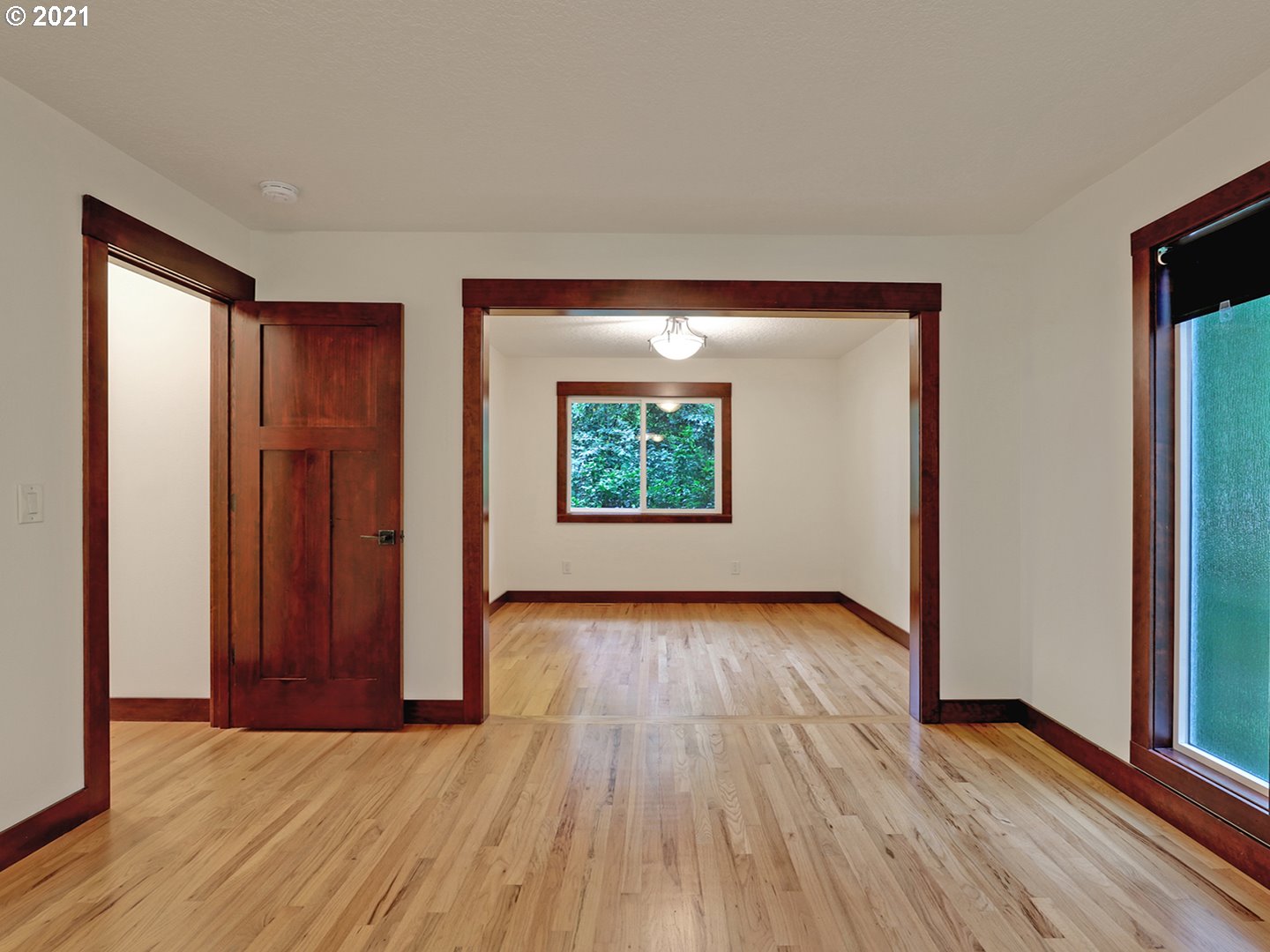 2011 Ridgewood Lane Lake Oswego, OR 97034 - Photo 11 of 29 Gallery Image 11