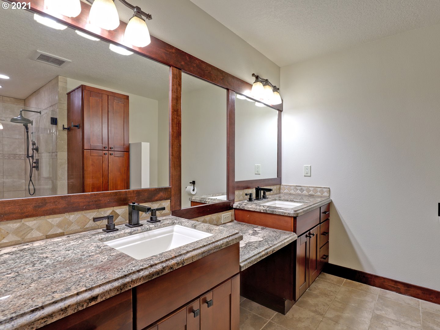 2011 Ridgewood Lane Lake Oswego, OR 97034 - Photo 12 of 29 Gallery Image 12