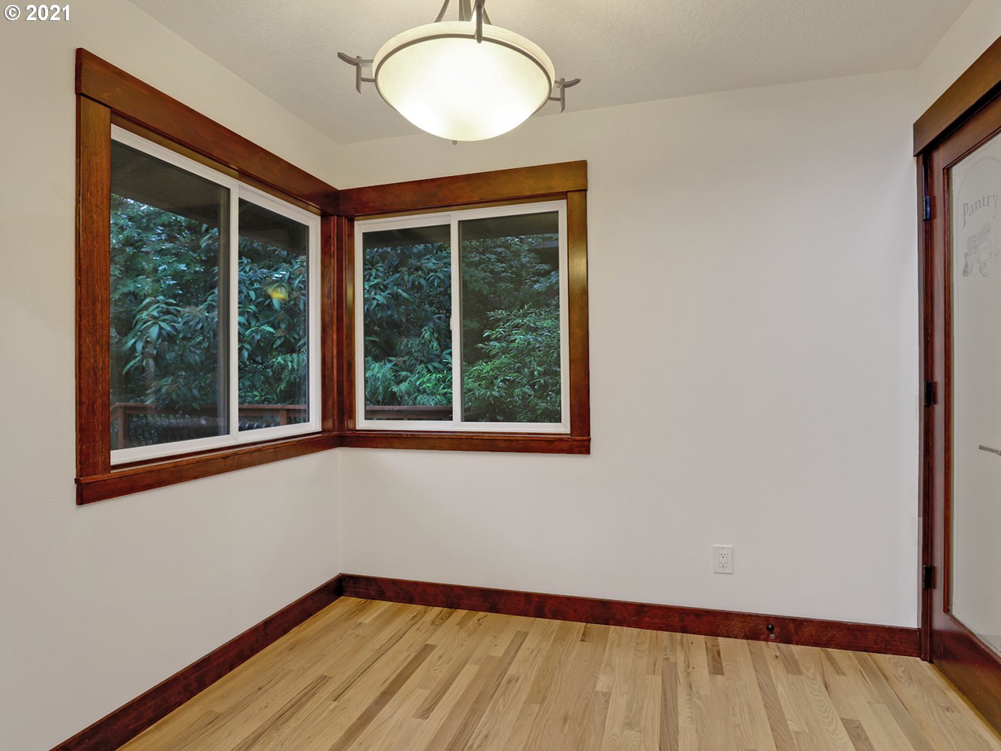 2011 Ridgewood Lane Lake Oswego, OR 97034 - Photo 15 of 29 Gallery Image 15